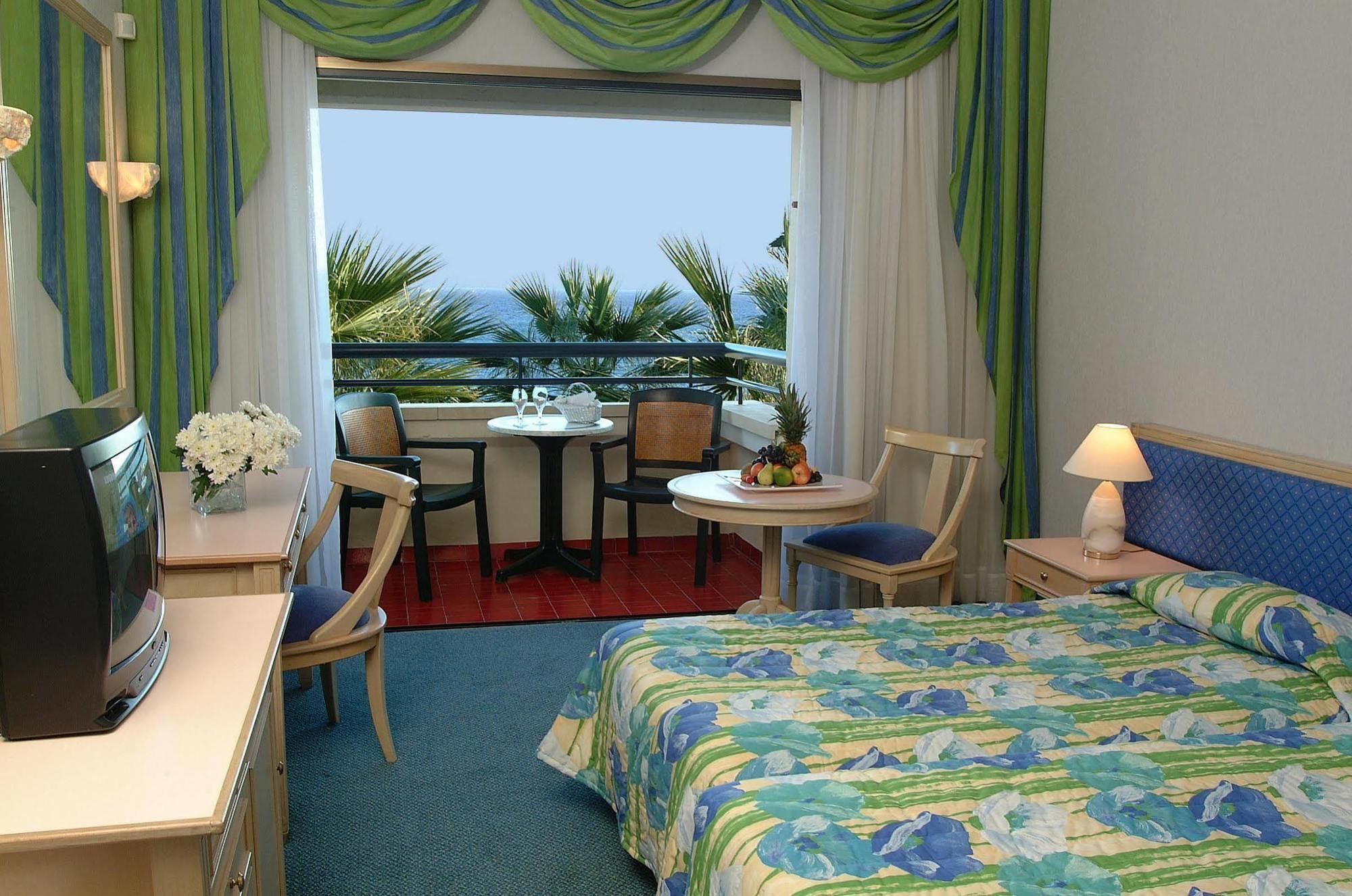 Palm Beach Hotel & Bungalows Larnaca Room photo